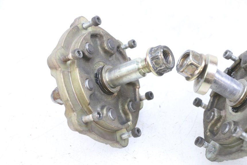 photo de FRONT WHEEL HUB ADIVA AD3 300 (2014 - 2020)