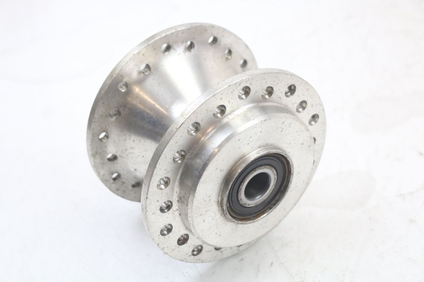 photo de FRONT WHEEL HUB HARLEY DAVIDSON SPORTSTER XL CUSTOM 883 (1999 - 2006)