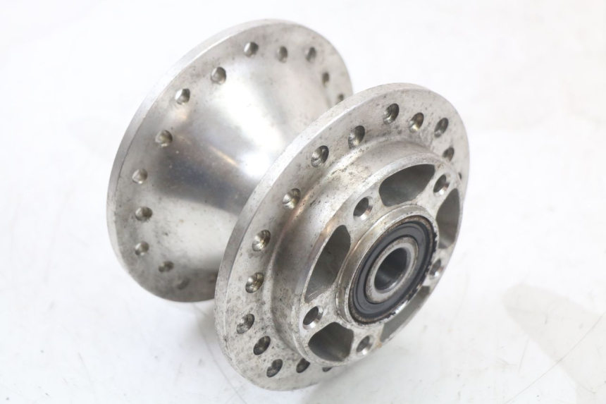 photo de FRONT WHEEL HUB HARLEY DAVIDSON SPORTSTER XL CUSTOM 883 (1999 - 2006)