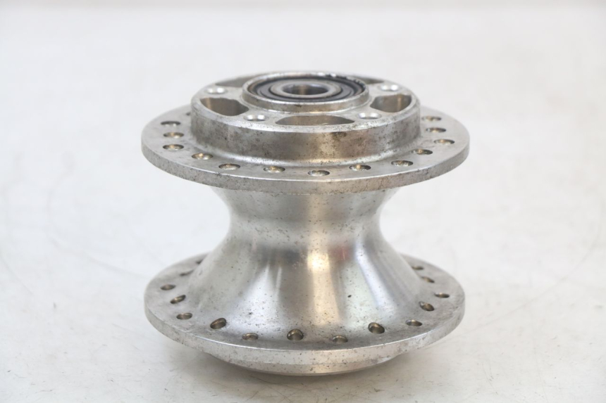 photo de FRONT WHEEL HUB HARLEY DAVIDSON SPORTSTER XL CUSTOM 883 (1999 - 2006)