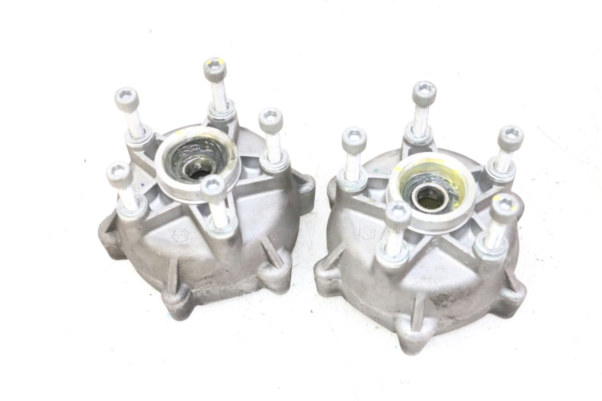 photo de FRONT WHEEL HUB PIAGGIO MP3 HPE 310 (2024 - 2025)