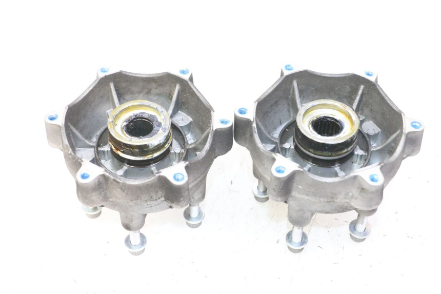 photo de FRONT WHEEL HUB PIAGGIO MP3 HPE 310 (2024 - 2025)