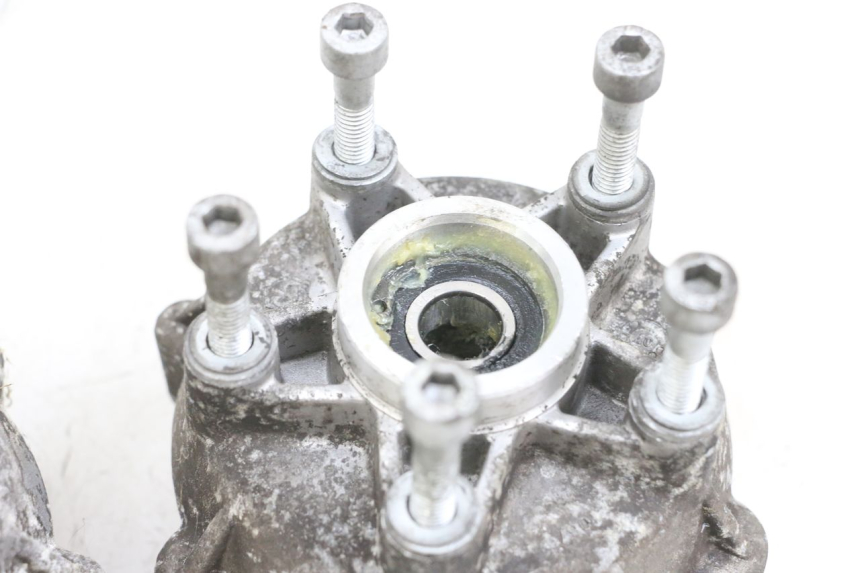 photo de FRONT WHEEL HUB PIAGGIO MP3 LT 400 (2007 - 2012) - Alternative perspective