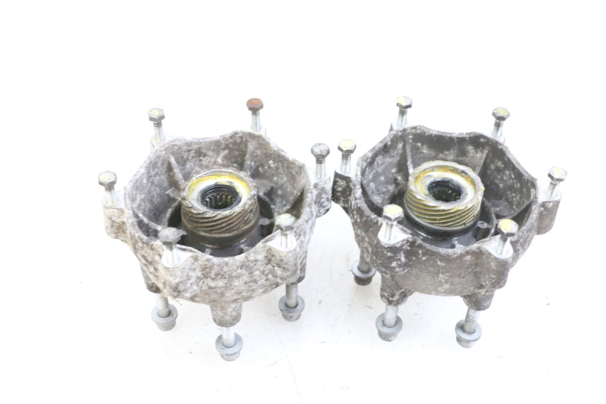 photo de FRONT WHEEL HUB PIAGGIO MP3 LT 400 (2007 - 2012) - Fixing points details