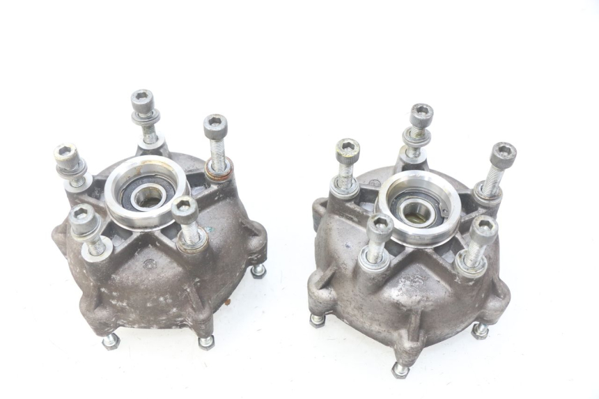 photo de FRONT WHEEL HUB PIAGGIO MP3 500 (2014 - 2016)