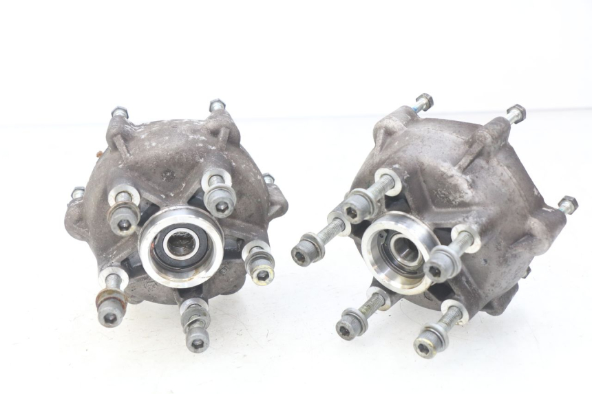 photo de FRONT WHEEL HUB PIAGGIO MP3 500 (2014 - 2016)