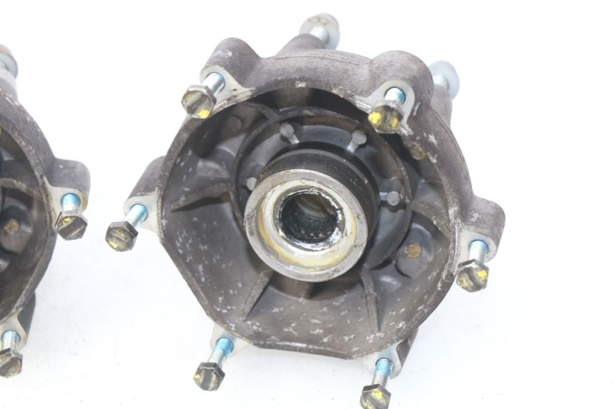 photo de FRONT WHEEL HUB PIAGGIO MP3 500 (2014 - 2016)