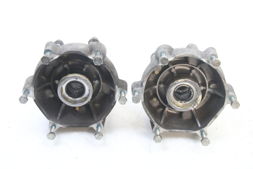 photo de FRONT WHEEL HUB PIAGGIO MP3 500 (2014 - 2016)