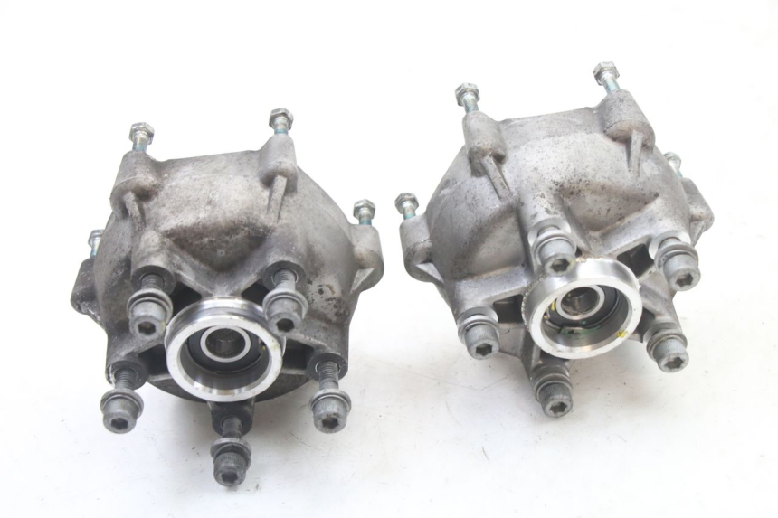 photo de FRONT WHEEL HUB PIAGGIO MP3 500 (2014 - 2016)