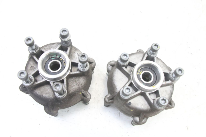 photo de FRONT WHEEL HUB PIAGGIO MP3 500 (2014 - 2016)