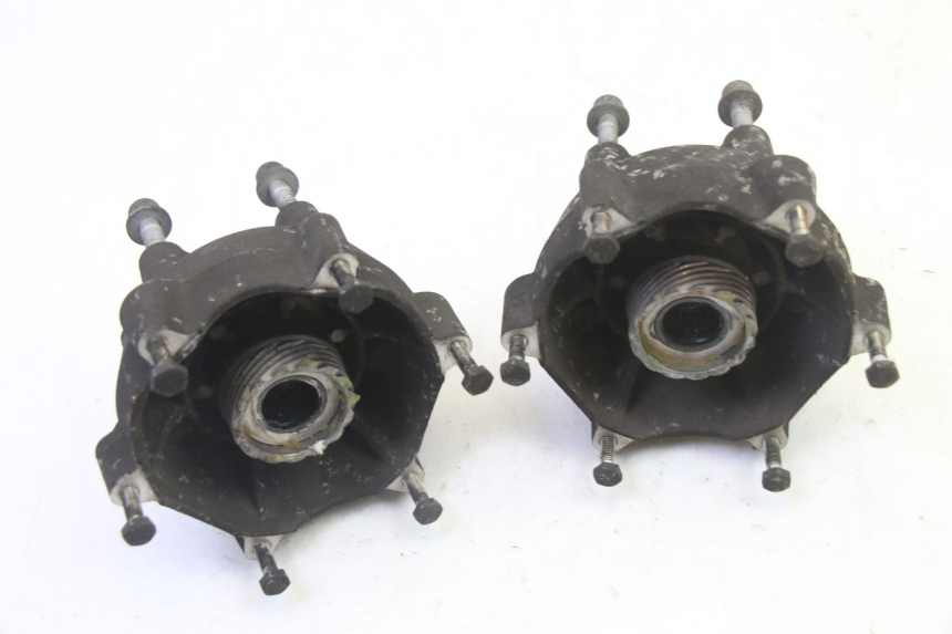 photo de FRONT WHEEL HUB PIAGGIO MP3 125 (2006 - 2014)