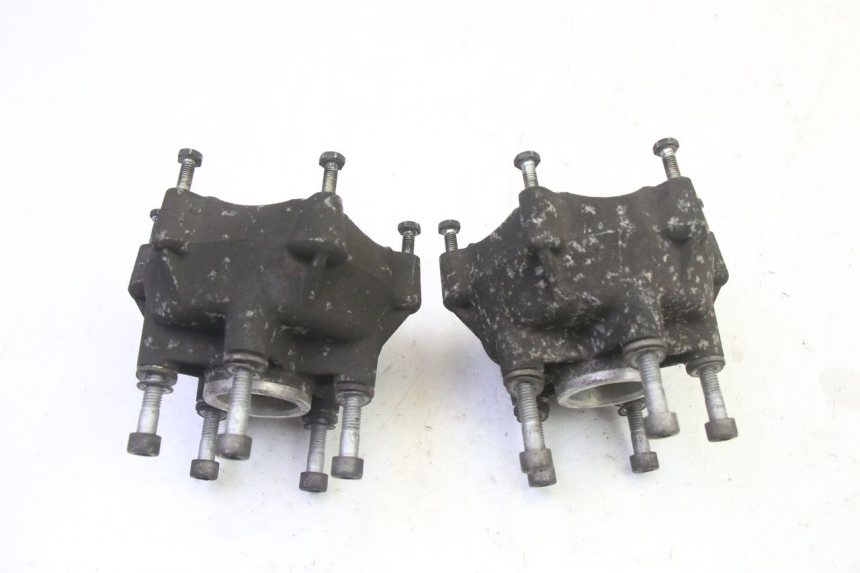 photo de FRONT WHEEL HUB PIAGGIO MP3 125 (2006 - 2014)