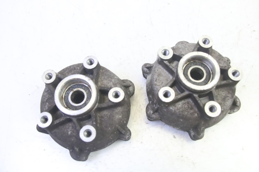 photo de FRONT WHEEL HUB PIAGGIO MP3 RL 250 (2007 - 2010) - Technical close-up