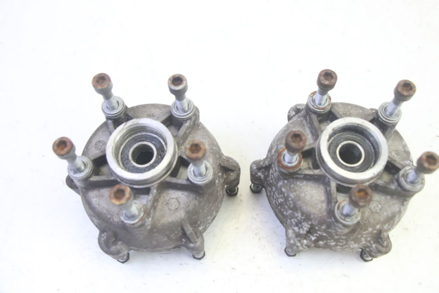 photo de FRONT WHEEL HUB PIAGGIO MP3 RL 250 (2007 - 2010) - Product overview