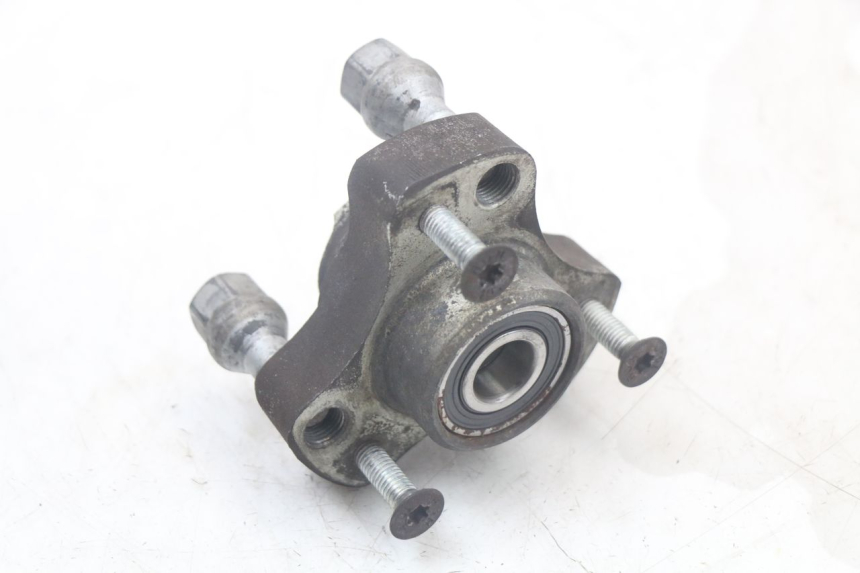 photo de FRONT WHEEL HUB PEUGEOT SPEEDFIGHT 100 (1997 - 2007)