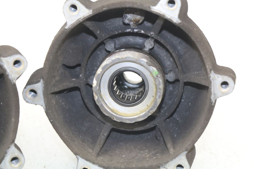 photo de FRONT WHEEL HUB PIAGGIO MP3 125 (2006 - 2014)