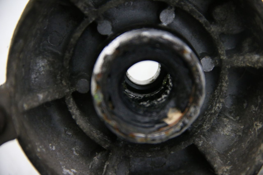 photo de FRONT WHEEL HUB PIAGGIO VESPA GRANTURISMO 125 (2003 - 2007)