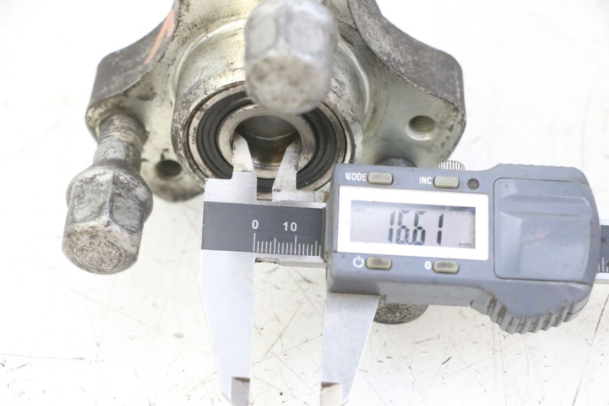 photo de FRONT WHEEL HUB PEUGEOT SPEEDFIGHT 2 LC 50 (2000 - 2009)