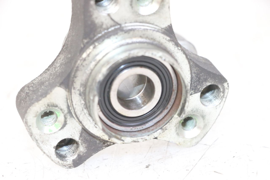 photo de FRONT WHEEL HUB PEUGEOT SPEEDFIGHT 2 LC 50 (2000 - 2009)
