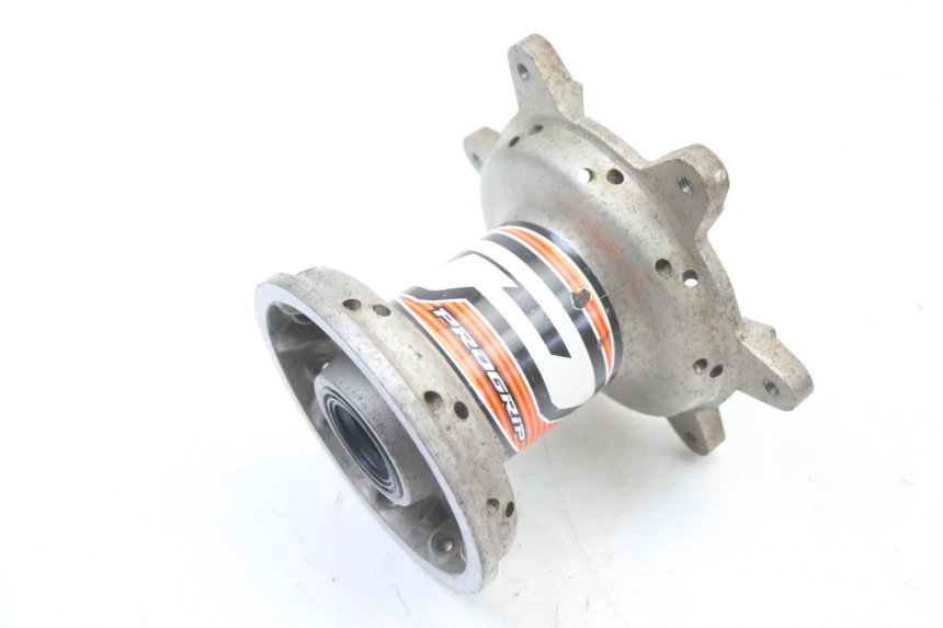photo de FRONT WHEEL HUB YAMAHA YZ 125 (2006 - 2016)