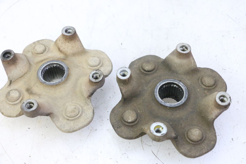 photo de FRONT WHEEL HUB YAMAHA YFM GRIZZLY 550 (2008 - 2015)