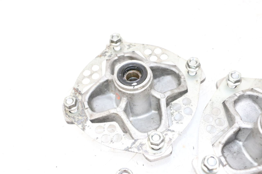 photo de FRONT WHEEL HUB YAMAHA YFM R RAPTOR 250 (2008 - 2014) - Technical close-up
