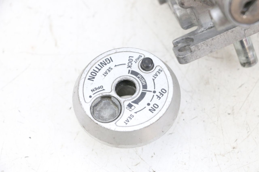 photo de IGNITION SWITCH MBK FLIPPER 115 (2013 - 2017) - Surface and material condition