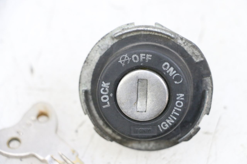 photo de IGNITION SWITCH PIAGGIO NEW TYPHOON 50 (2018 - 2021) - Technical close-up