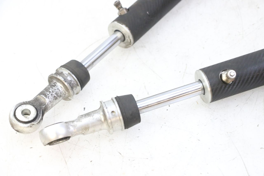 photo de REAR SHOCK ABSORBER PAIR QUADRO 4 4D 350 (2015 - 2018)