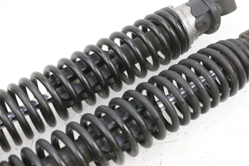 photo de REAR SHOCK ABSORBER PAIR YAMAHA YP MAJESTY 125 (2002 - 2006) - Fixing points details