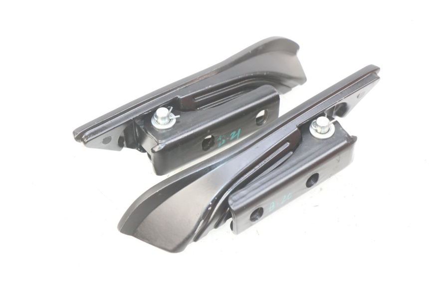 photo de PAIR OF REAR FOOTRESTS APRILIA SXR 50 (2021 - 2023)