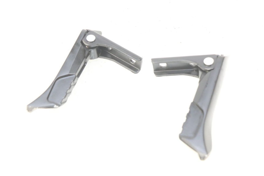 photo de PAIR OF REAR FOOTRESTS APRILIA SXR 50 (2021 - 2023)