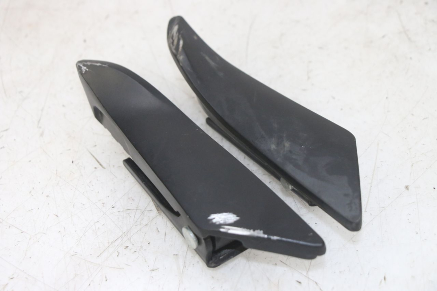 photo de PAIR OF REAR FOOTRESTS APRILIA SXR 50 (2021 - 2023)