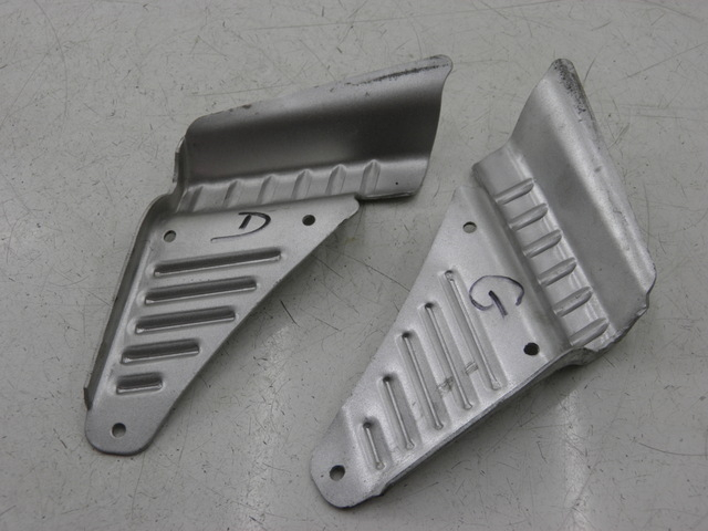 photo de PAIR REAR FOOTRESTS BAOTIAN TRAVEL SPIRIT 50 (2010 - 2012)