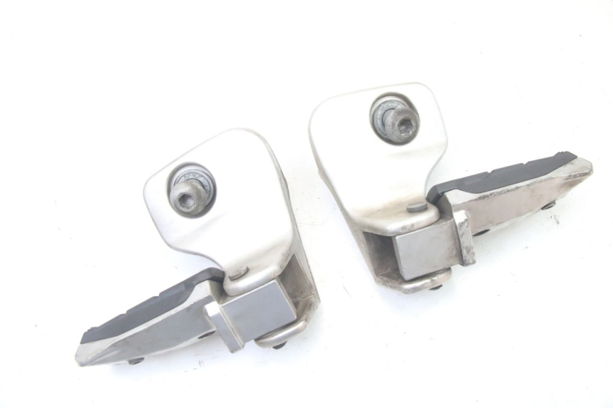 photo de PAIR REAR FOOTRESTS BMW C1 125 (2000 - 2003)