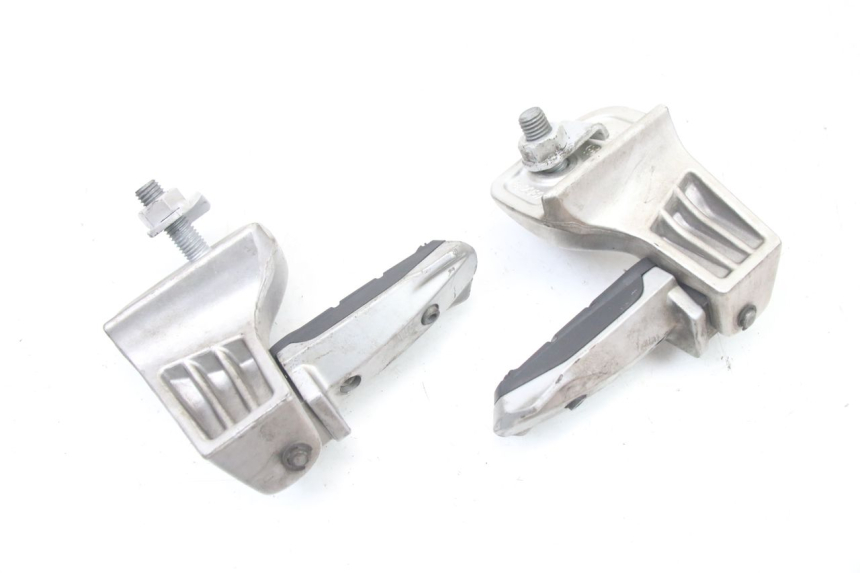 photo de PAIR REAR FOOTRESTS BMW C1 125 (2000 - 2003)