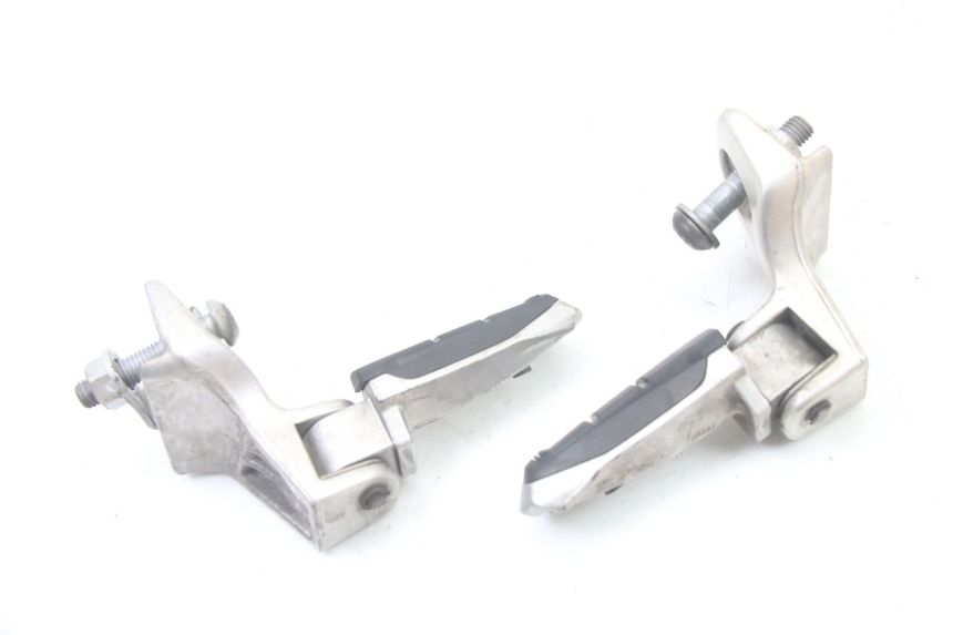 photo de PAIR REAR FOOTRESTS BMW C1 125 (2000 - 2003)