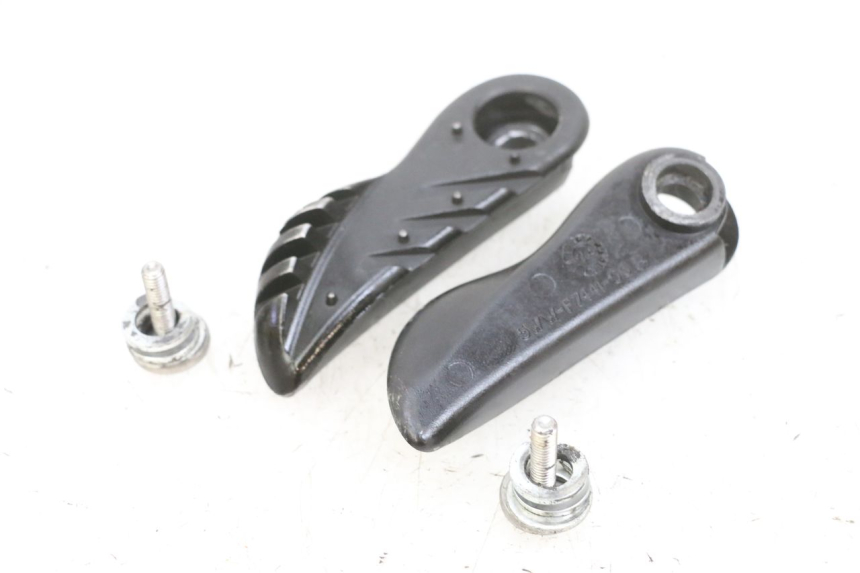 photo de PAIR OF REAR FOOTRESTS YAMAHA BW'S EASY 50 (2013 - 2016) - Product overview