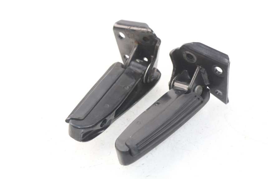 photo de PAIR REAR FOOTRESTS PIAGGIO CARNABY 125 (2007 - 2011)