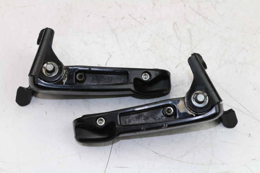 photo de PAIR REAR FOOTRESTS PIAGGIO CARNABY 125 (2007 - 2011)