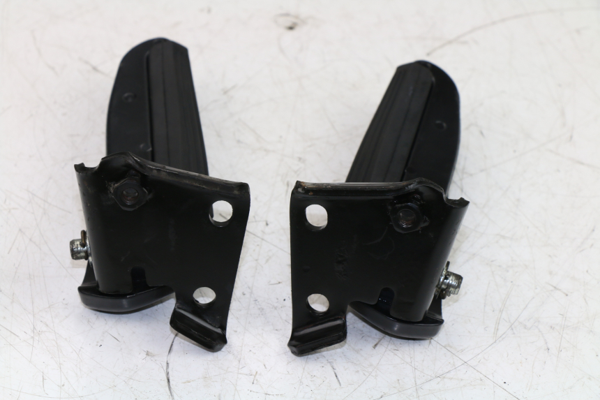 photo de PAIR REAR FOOTRESTS PIAGGIO CARNABY 125 (2007 - 2011)