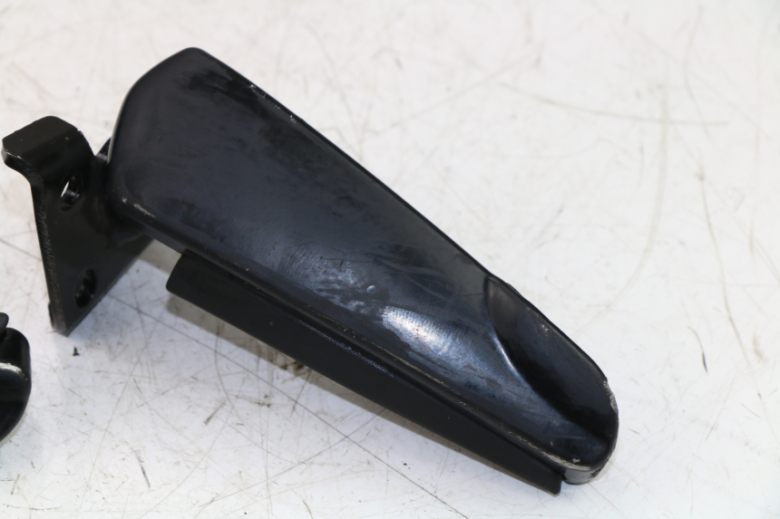 photo de PAIR REAR FOOTRESTS PIAGGIO CARNABY 125 (2007 - 2011)