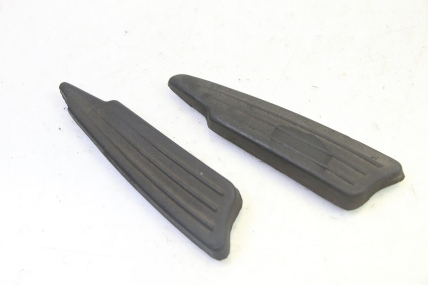 photo de PAIR OF REAR FOOTRESTS PEUGEOT CITYSTAR 50 (2013 - 2017)