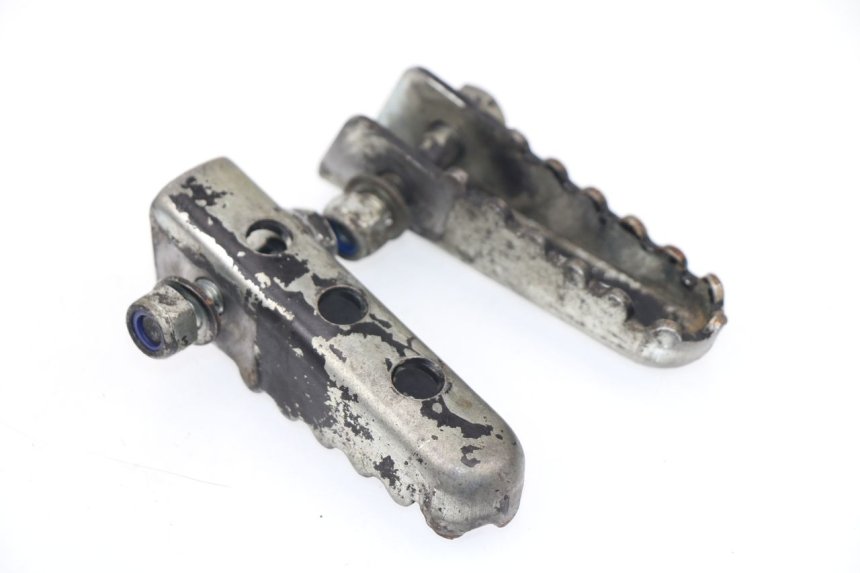 photo de PAIR REAR FOOTRESTS DERBI SENDA SM DRD 50 (2008 - 2013)