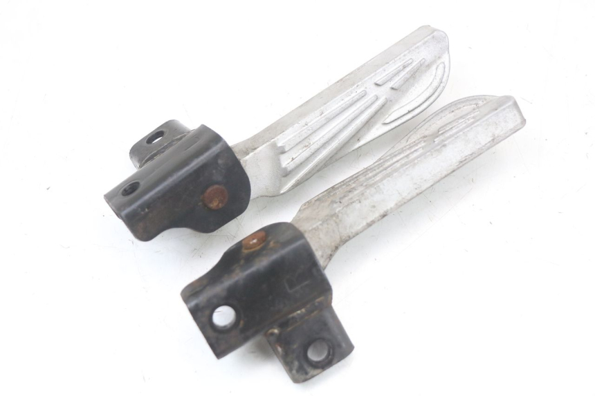 photo de PAIR REAR FOOTRESTS SYM FIDDLE 3 III 50 (2014 - 2020)