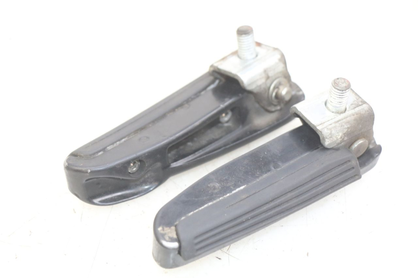 photo de PAIR OF REAR FOOTRESTS GILERA NEXUS 125 (2007 - 2009)