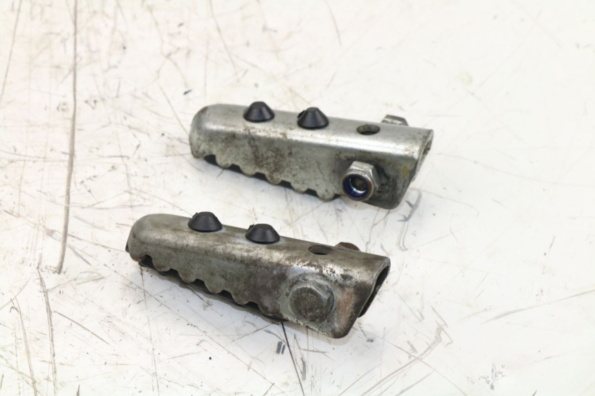 photo de PAIR OF REAR FOOTRESTS GILERA SMT SUPERMOTARD 50 (2009 - 2017)