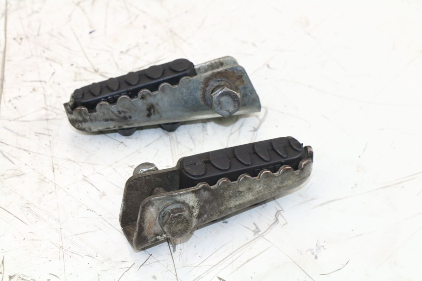 photo de PAIR OF REAR FOOTRESTS GILERA SMT SUPERMOTARD 50 (2009 - 2017)
