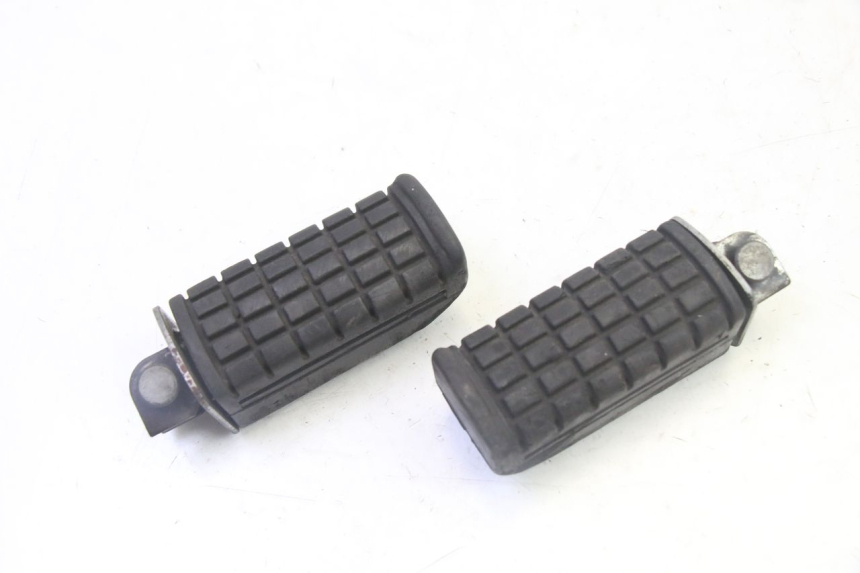 photo de PAIR REAR FOOTRESTS DAELIM HISTORY 125 (2001 - 2002)