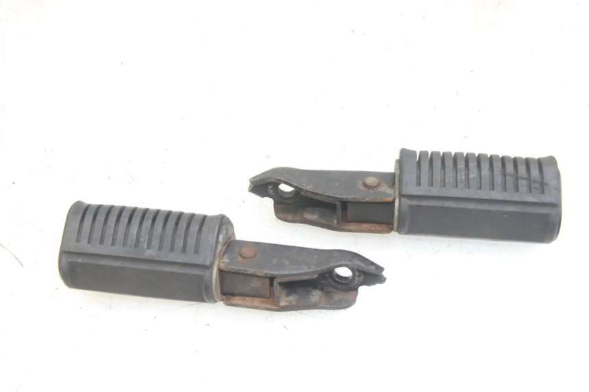 photo de PAIR OF REAR FOOTRESTS HONDA CA REBEL 125 (1995 - 2001)